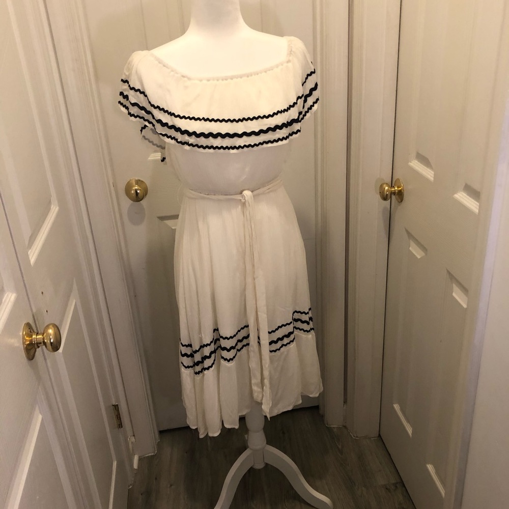 Essue Off the shoulder flamenco dress - Picture 5 of 8
